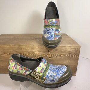 Dansko Vegan Volley Clog W 40/ 9-9.5 Floral Patchwork Comfort Nurse Garden Artsy